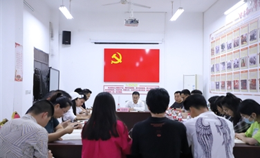 高校之窗|重庆城市职业学院党委书记张绍荣带队深入二级学院调研服务育人工作