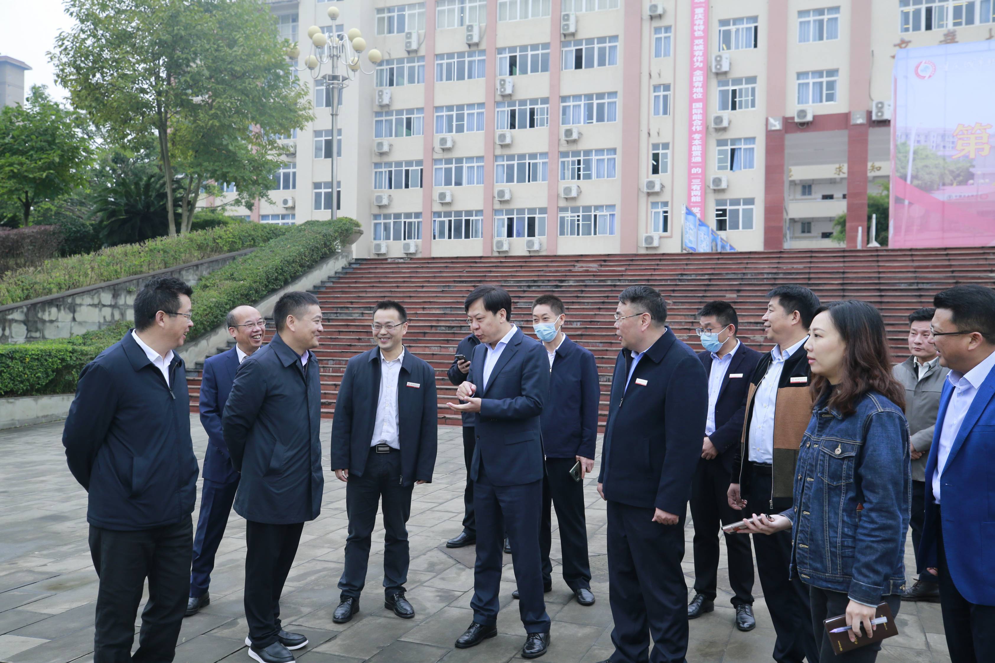 永川区政府区长常晓勇来校调研